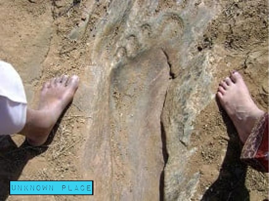 giant-footprints-around-the-world-009.jpg